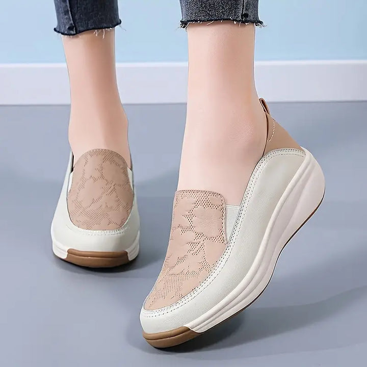 Gemma - Platform loafers met bloemmotief