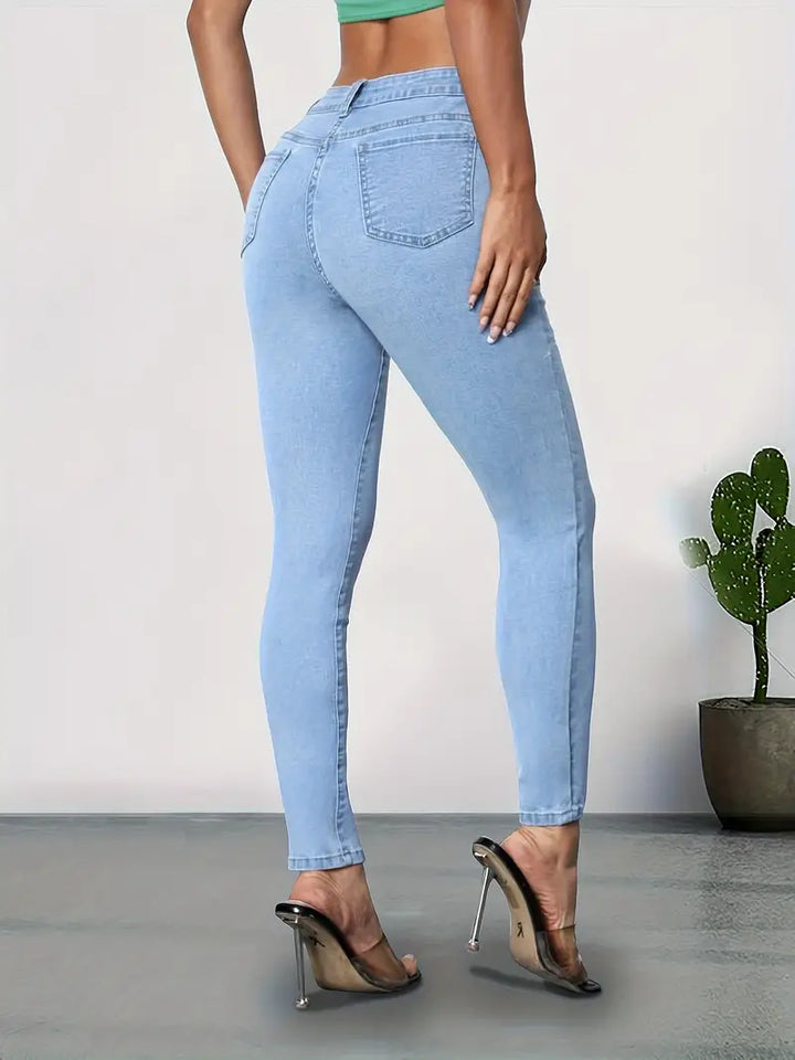 Nadia - Hemelsblauwe skinny jeans met schuine zakken