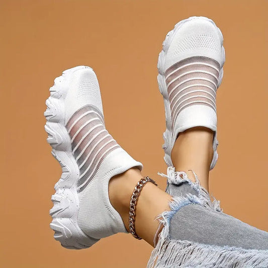 Mila - Sneakers met platte sok van mesh