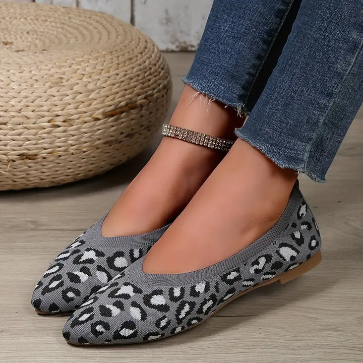 Annemarie - Elegante slip-on schoen met luipaardprint en spitse neus