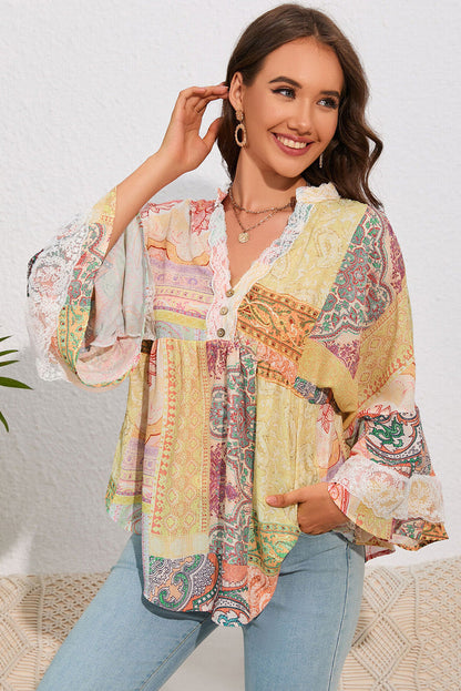 Eliza - Kleurrijke boho blouse met vintage patroon en kant