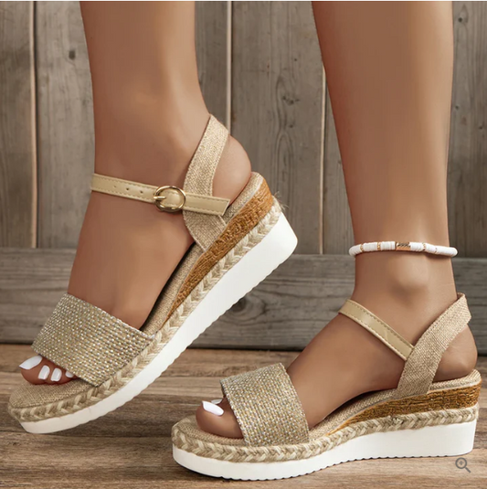 Alessa - Sandalen met sleehak