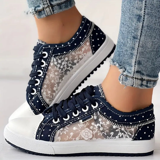 Edith - Platte sneakers met ronde neus en mesh veters