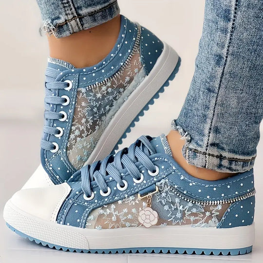 Edith - Platte sneakers met ronde neus en mesh veters